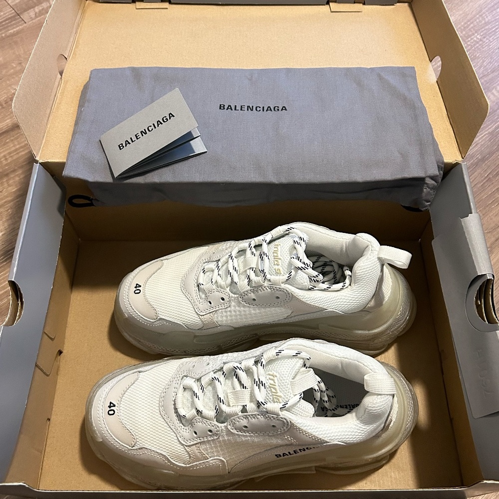 Balenciaga MEN'S TRIPLE S CLEAR SOLE SNEAKER IN WHITE(US7size) - Picture 2 of 5